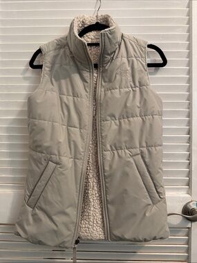 The North Face Women's Light Taupe Sherpa-Lined Puffer Vest